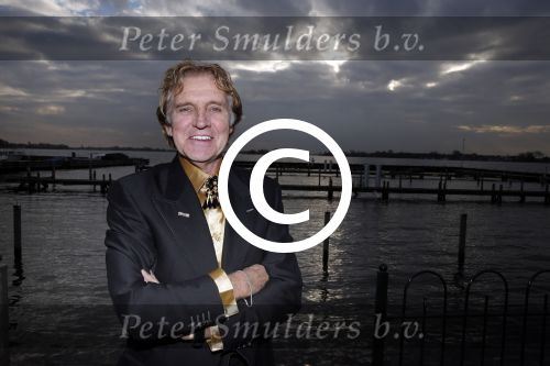 Loosdrecht 26 november 2012
Presentatie cd Anneke Gronloh bij het Golden Tulip hotel. jacques Herb met vrouw Diny
Peter Smulders bv