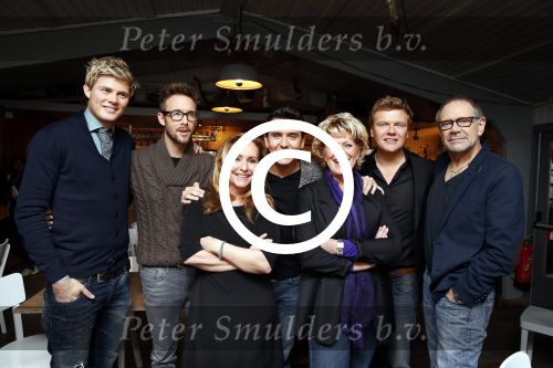 Muiderberg 12 december 2012
Presentatie beste zangers van Nederland met oa Rob de Nijs Angela Groothuizen Bastiaan ragasSimone Kleinsma Tim Douwsma Charly Luske en presentator Jan Smit.
Peter Smulders bv