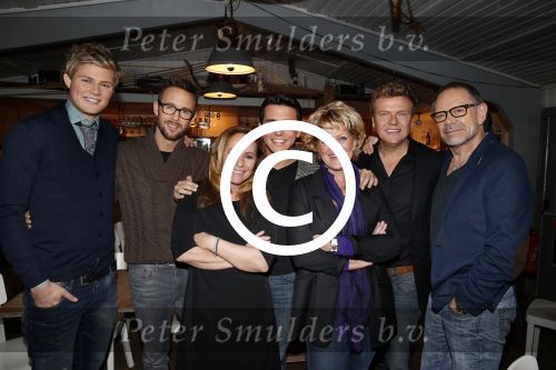 Muiderberg 12 december 2012
Presentatie beste zangers van Nederland met oa Rob de Nijs Angela Groothuizen Bastiaan ragasSimone Kleinsma Tim Douwsma Charly Luske en presentator Jan Smit.
Peter Smulders bv