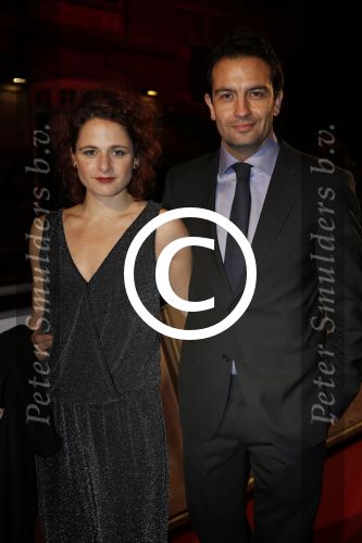 Amsterdam 19 november 2012
Premiere alles is familie in het nieuwe de la mar theater.
Jeroen Spitzenberger met zijn vrouw
Peter Smulders bv