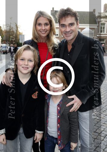 Den Bosch 25 november 2012
Premiere Annie in theater de parade. Jeroen v d Boom met vrouw Dani en zoons
Peter Smulders bv