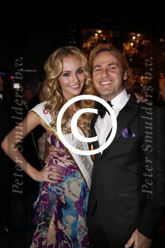Bunnik 10 december 2012
Miss Nederland verkiezing gepresenteerd door Yolanthe Sneijder Cabau en Kim Kotter. John Ewbank met zijn vriendin Kelly Weekers
Peter Smulders bv