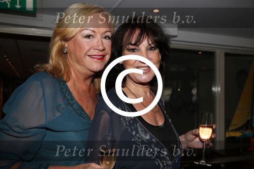 Loosdrecht 26 november 2012
Presentatie cd Anneke Gronloh bij het Golden Tulip hotel. Viola Holt met Jose Hoebee
Peter Smulders bv