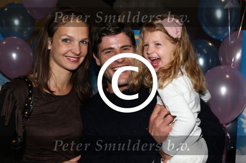 Amsterdam, 9 December 2012
Premiere Speelfilm de Drie Bengeltjes van K3
Koert-Jan de Bruijn met zijn vrouw en dochter
Foto Peter Smulders BV