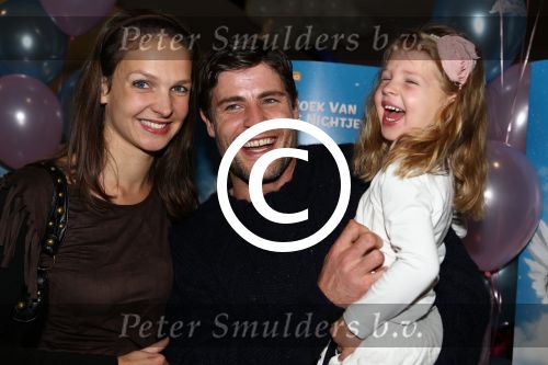 Amsterdam, 9 December 2012
Premiere Speelfilm de Drie Bengeltjes van K3
Koert-Jan de Bruijn met zijn vrouw en dochter
Foto Peter Smulders BV