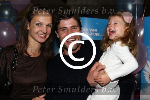 Amsterdam, 9 December 2012
Premiere Speelfilm de Drie Bengeltjes van K3
Koert-Jan de Bruijn met zijn vrouw en dochter
Foto Peter Smulders BV