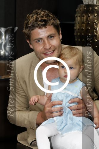 Amsterdam 12 juni 2009
Papa van het jaar verkiezing 
Koert-Jan de Bruijn met zijn vriendin Charlotte en dochter.