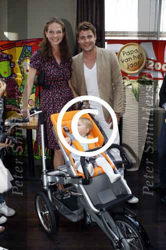 Amsterdam 12 juni 2009
Papa van het jaar verkiezing 
Koert-Jan de Bruijn met zijn vriendin Charlotte en dochter.