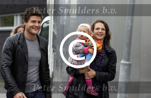 Amsterdam 19 september 2010
Premiere Sesamstraat in de meervaart. Koert-Jan de Bruijn met vriendin Charlotte en dochter
Peter Smulders bv