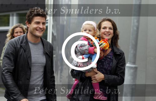 Amsterdam 19 september 2010
Premiere Sesamstraat in de meervaart. Koert-Jan de Bruijn met vriendin Charlotte en dochter
Peter Smulders bv