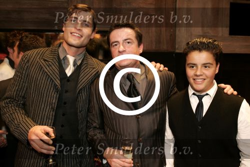 Den Bosch 19 december 2004
Premiere de Jantjes in de Parade
Koert-Jan de Bruijn met Johnny Kraaykamp jr en zoon
Peter Smulders bv