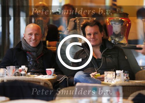 Amsterdam 6 december 2012
Leco v Zadelhoff met zijn vriend Rob op terras.
Peter Smulders bv