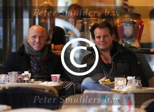 Amsterdam 6 december 2012
Leco v Zadelhoff met zijn vriend Rob op terras.
Peter Smulders bv