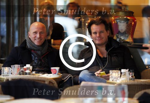 Amsterdam 6 december 2012
Leco v Zadelhoff met zijn vriend Rob op terras.
Peter Smulders bv