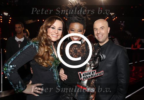 Hilversum 14 december 2012
Finale TVOH in studio 22 gepresenteerd door Martijn Krabbe en Wendy v Dijk.
Johannes Rypma en Leona Philippo zijn de finalisten. Leona met Trijntje en Tjeerd Oosterhuis
Peter Smulders bv