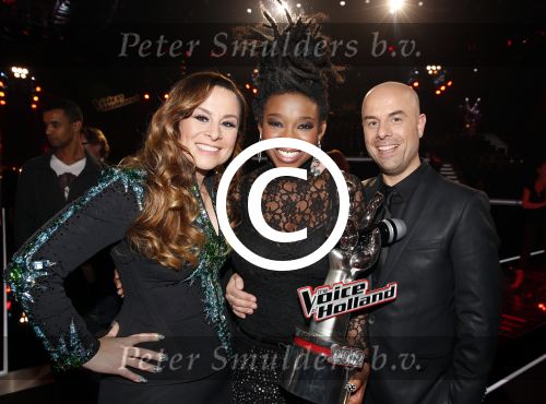Hilversum 14 december 2012
Finale TVOH in studio 22 gepresenteerd door Martijn Krabbe en Wendy v Dijk.
Johannes Rypma en Leona Philippo zijn de finalisten. Leona met Trijntje en Tjeerd Oosterhuis
Peter Smulders bv