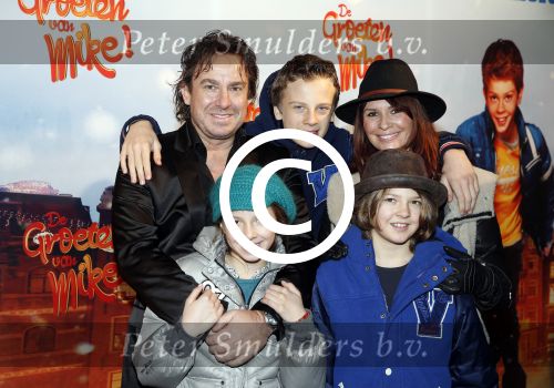 Amsterdam 9 december 2012
Premiere groeten van Mike in Tuschinski. marco leontine Luca Jada en Senna Borsato
Peter Smulders bv