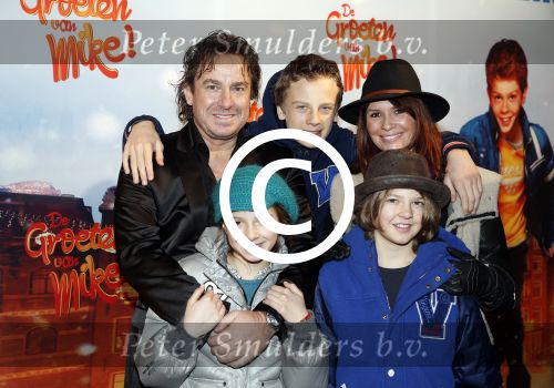 Amsterdam 9 december 2012
Premiere groeten van Mike in Tuschinski. marco leontine Luca Jada en Senna Borsato
Peter Smulders bv