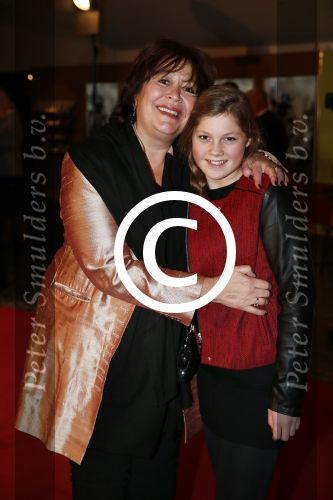 Rotterdam 18 december 2012
Premiere het Bombardement in het nieuwe Luxor. Liesbeth v Dijk met nichtje
Peter Smulders bv
