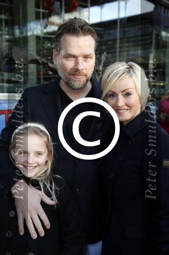 Amstelveen 9 december 2012
Premiere Dik Trom in schouwburg Amstelveen. Lone v Roosendaal met man en dochter
Peter Smulders bv
