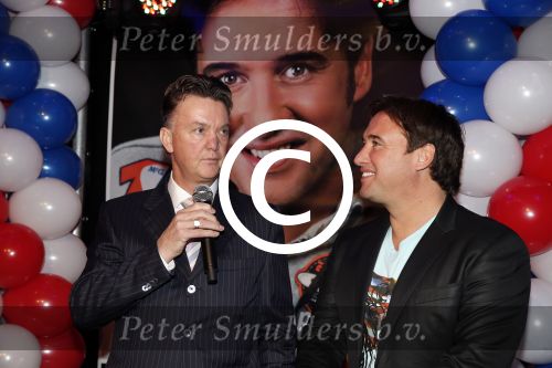 Noordwijk 23 november 2012
Presentatie cd Alex Wielders . Louis v gaal reikt de eerste cd uit.
Peter Smulders bv