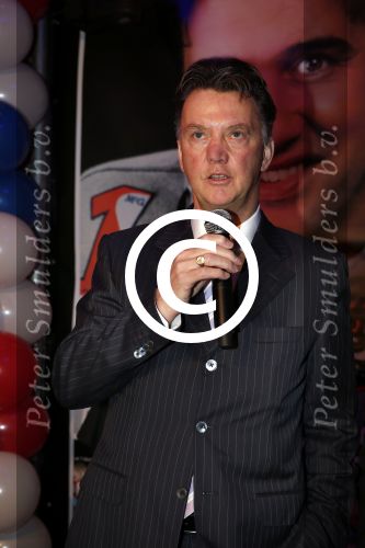 Noordwijk 23 november 2012
Presentatie cd Alex Wielders . Louis v gaal reikt de eerste cd uit.
Peter Smulders bv