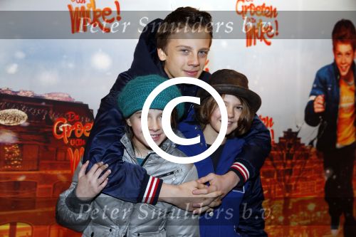 Amsterdam 9 december 2012
Premiere groeten van Mike in Tuschinski. marco leontine Luca Jada en Senna Borsato
Peter Smulders bv