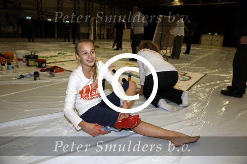 Katwijk Leiden 28 november 2012
Edwin en Annemarie v d sar en hun kinderen Joe en Lynn maken schilderije met Pim Smit die verkocht gaan worden voor de edwin v d Sar foundation.
Peter Smulders bv