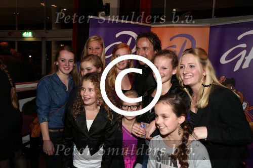 Hilversum, 6 December 2012
De Gouden Pepernoot uitreiking in het Gooiland theater
Marco Borsato met gezin
Foto Peter Smulders BV