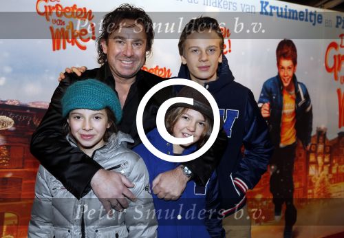 Amsterdam 9 december 2012
Premiere groeten van Mike in Tuschinski. marco leontine Luca Jada en Senna Borsato
Peter Smulders bv