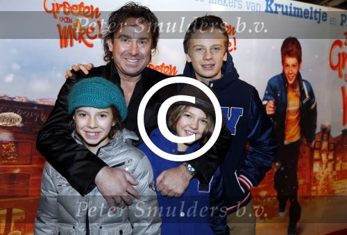 Amsterdam 9 december 2012
Premiere groeten van Mike in Tuschinski. marco leontine Luca Jada en Senna Borsato
Peter Smulders bv