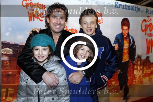 Amsterdam 9 december 2012
Premiere groeten van Mike in Tuschinski. marco leontine Luca Jada en Senna Borsato
Peter Smulders bv