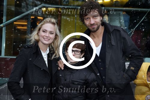 Amsterdam 25 november 2012
Premiere de vijf legendes in pathe arena. Marieke Westenenk met vriend en zijn zoon
Peter Smulders bv