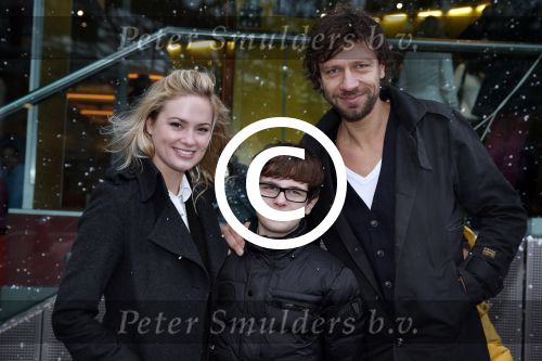 Amsterdam 25 november 2012
Premiere de vijf legendes in pathe arena. Marieke Westenenk met vriend en zijn zoon
Peter Smulders bv