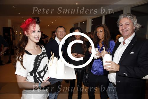 Amsterdam 23 november 2012
Opening nieuwe Buddha to Buddha pand in Amsterdam. Mark en Yvette Teurlings
Peter Smulders bv