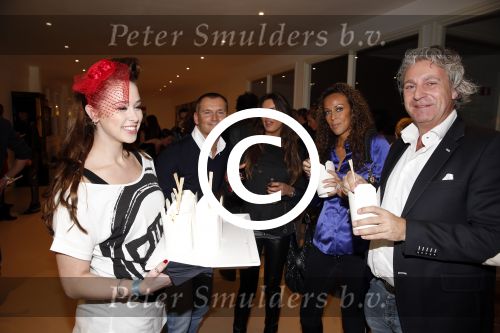 Amsterdam 23 november 2012
Opening nieuwe Buddha to Buddha pand in Amsterdam. Mark en Yvette Teurlings
Peter Smulders bv
