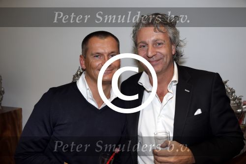 Amsterdam 23 november 2012
Opening nieuwe Buddha to Buddha pand in Amsterdam. Mark teurlings met Eelko v Kooten en dames
Peter Smulders bv