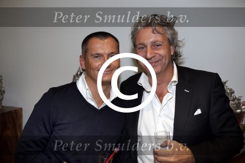 Amsterdam 23 november 2012
Opening nieuwe Buddha to Buddha pand in Amsterdam. Mark teurlings met Eelko v Kooten en dames
Peter Smulders bv