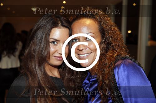Amsterdam 23 november 2012
Opening nieuwe Buddha to Buddha pand in Amsterdam. Mark teurlings met Eelko v Kooten en dames
Peter Smulders bv