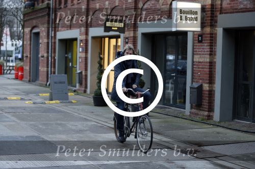 Amsterdam 10 december 2012
Matthijs v Nieuwkerk op de fiets bij DWDD in de westergasfabriek.
Peter Smulders bv