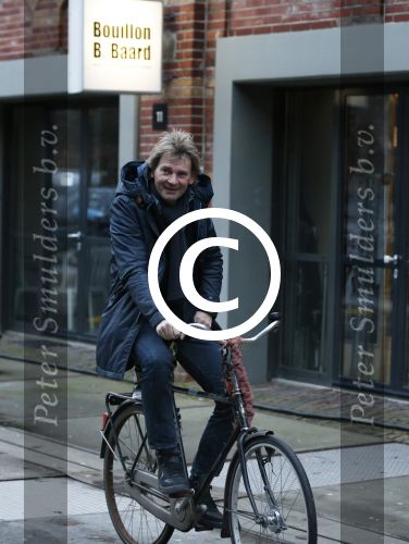 Amsterdam 10 december 2012
Matthijs v Nieuwkerk op de fiets bij DWDD in de westergasfabriek.
Peter Smulders bv