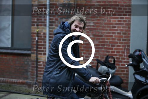 Amsterdam 10 december 2012
Matthijs v Nieuwkerk op de fiets bij DWDD in de westergasfabriek.
Peter Smulders bv
