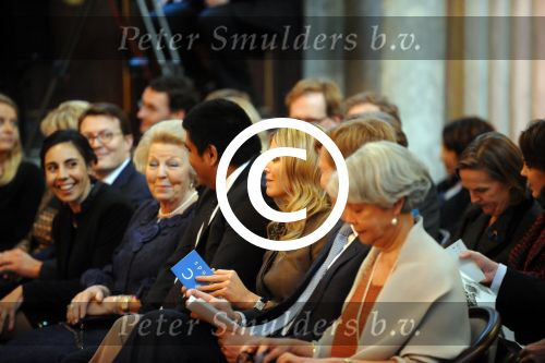 Amsterdam 12 december 2012
Uitreiking prins Claus prijzen in het paleis op de dam.
Koningin Beatrix Prins Willem Alexander prinses Maxima Prinses Mabel Prins Constantijn en Prinses Laurentien zijn aanwezig.
Peter Smulders bv