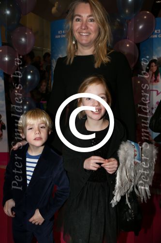 Amsterdam, 9 December 2012
Premiere Speelfilm K3 De Bengels
Melanie Schultz van Haegen met haar kinderen
Foto Peter Smulders BV