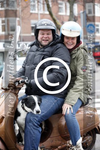 Amsterdam 3 december 2012
Menno Kohler met vriendin en hond op vespa scooter in de sneeuw.
Peter Smulders bv