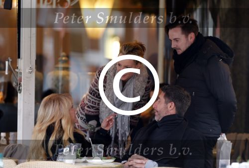 Amsterdam 28 november 2012
Patricia Paay en Micky Hoogendijk ontmoeten elkaar op het terras van Joffers in Amsterdam.
Peter Smulders bv