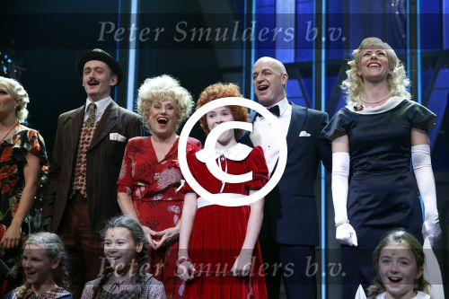 Den Bosch 25 november 2012
Premiere musical Annie op de parade in Den Bosch. cast met oa Jenny Arean Tony Neef Maaike Boerdam  ea
Peter Smulders bv