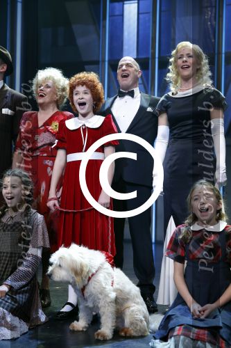 Den Bosch 25 november 2012
Premiere musical Annie op de parade in Den Bosch. cast met oa Jenny Arean Tony Neef Maaike Boerdam  ea
Peter Smulders bv