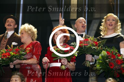 Den Bosch 25 november 2012
Premiere musical Annie op de parade in Den Bosch. cast met oa Jenny Arean Tony Neef Maaike Boerdam  ea
Peter Smulders bv