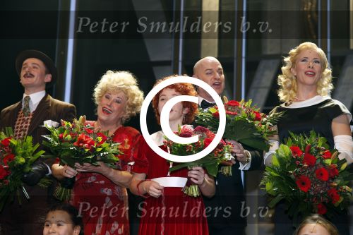 Den Bosch 25 november 2012
Premiere musical Annie op de parade in Den Bosch. cast met oa Jenny Arean Tony Neef Maaike Boerdam  ea
Peter Smulders bv